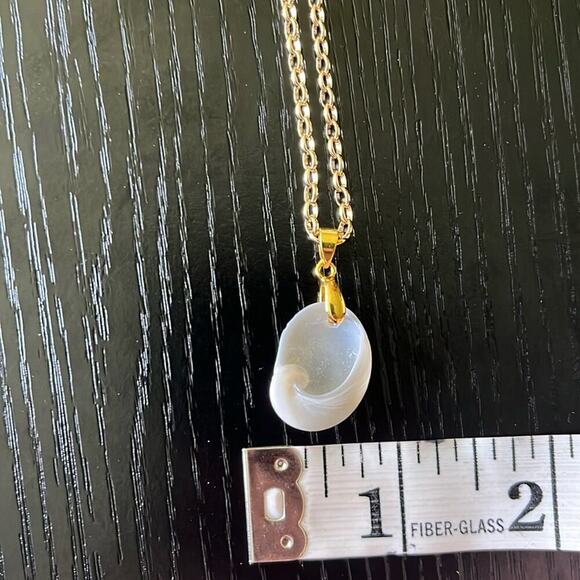 Handmade Shell Pendant Necklace - Picture 5 of 6